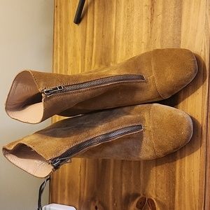 Madewell Camel Zip Suede Booties
